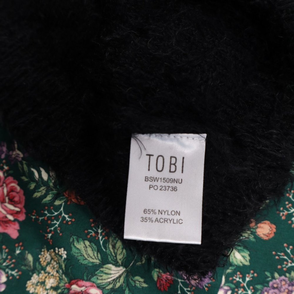 TOBI Fuzzy Sweater  	White/Gray/Black	Size	M - Picture 6 of 7